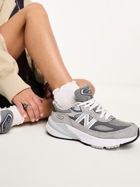 New Balance Women’s 990v6 Sneakers Shoes Grey - 10